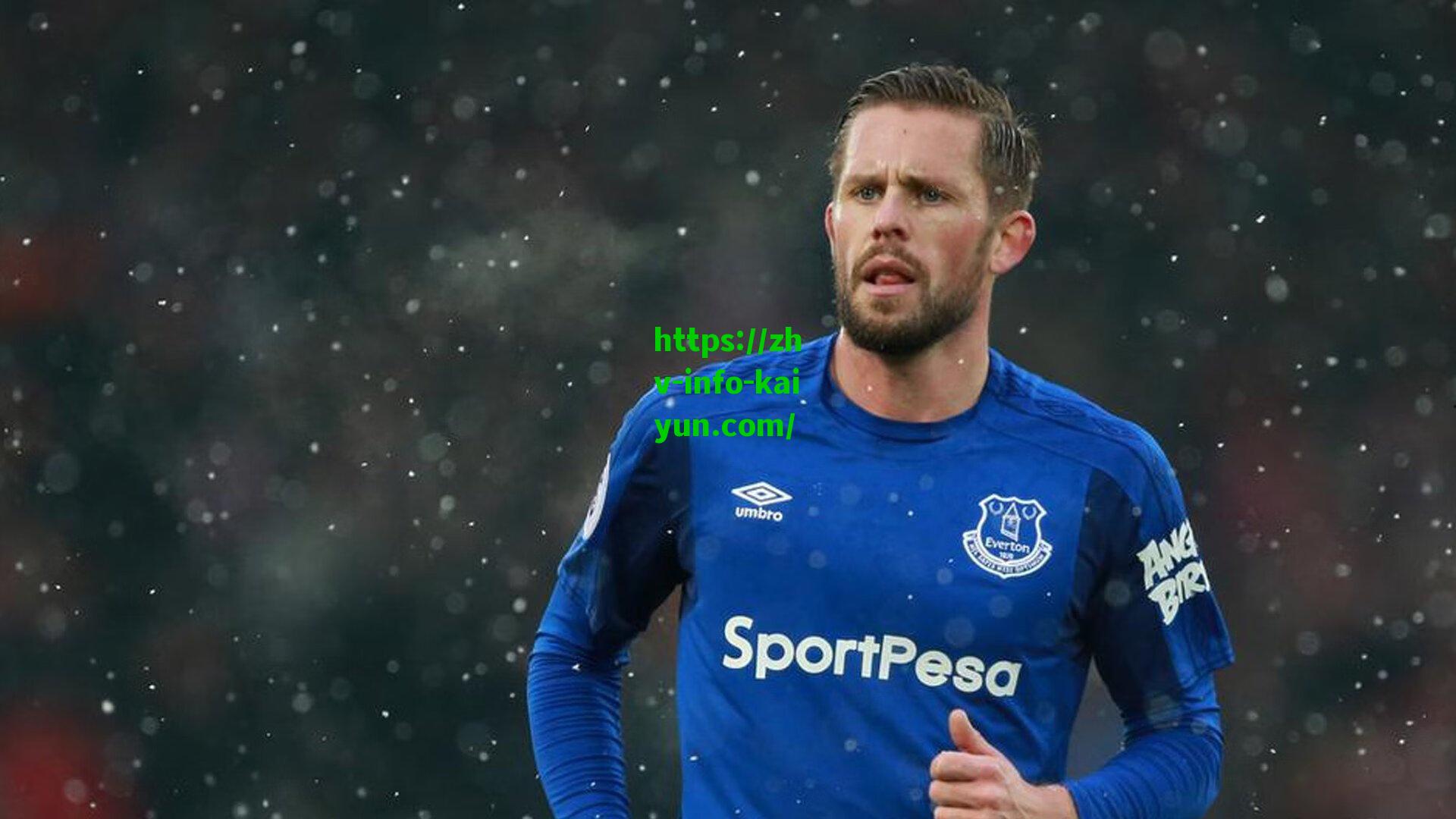 胡荷韬，校园新生的绿茵梦与海底捞六九折的小确幸