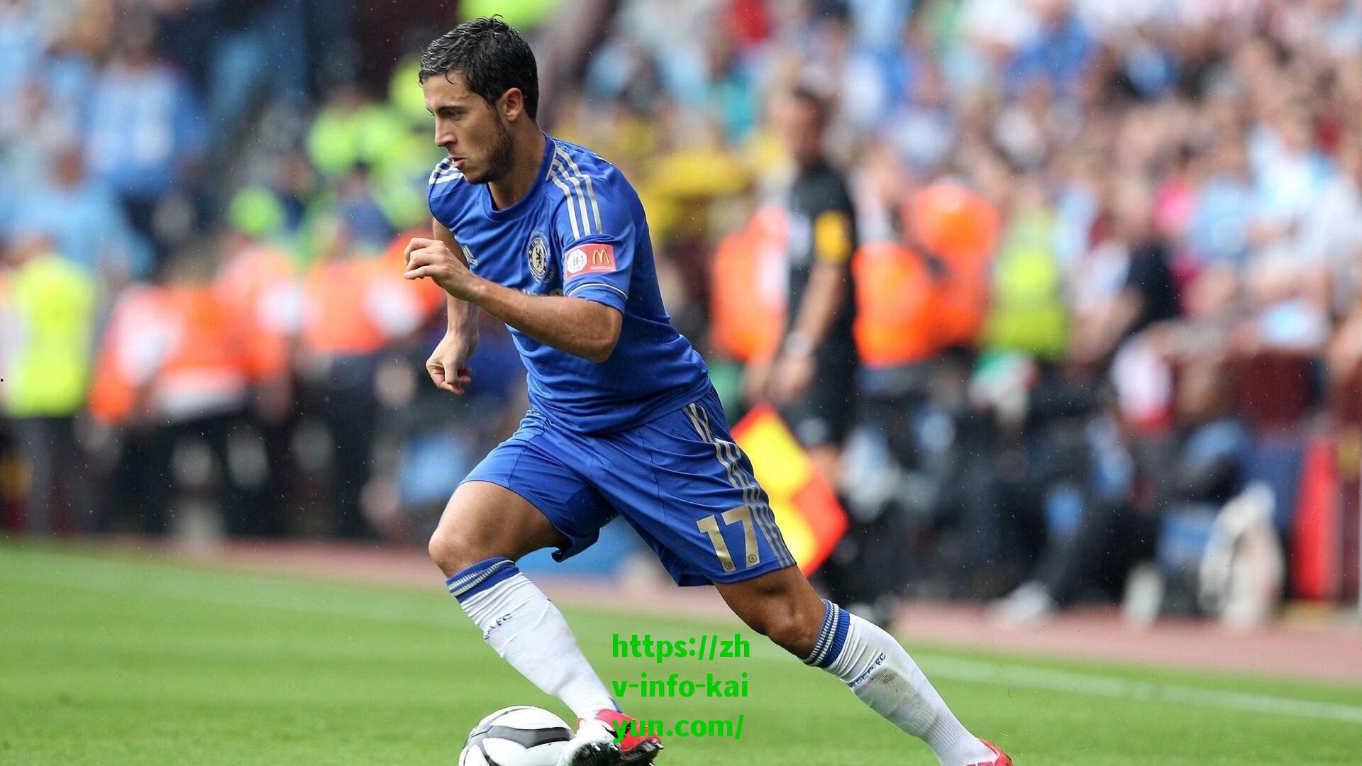 【开云app】东亚杯激战正酣，国足新阵出击，谢文能领衔锋线力克中国香港